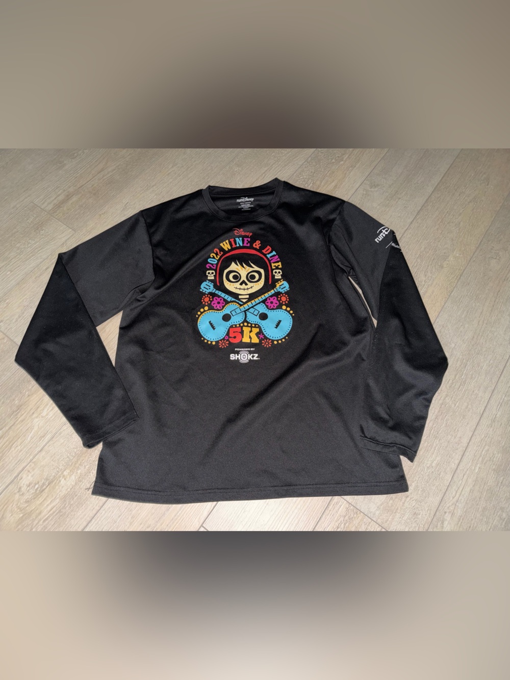 Adult medium run Disney long sleeve Coco shirt